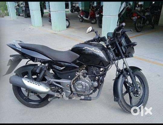 Pulsar  125 CC in Black colour