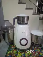 Phillips 750watt mixer juicer grinder
