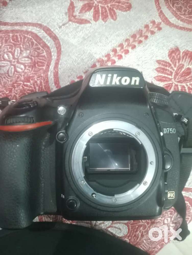 Jisko bhi lena ho contect kre camera bilkul shi condition m h