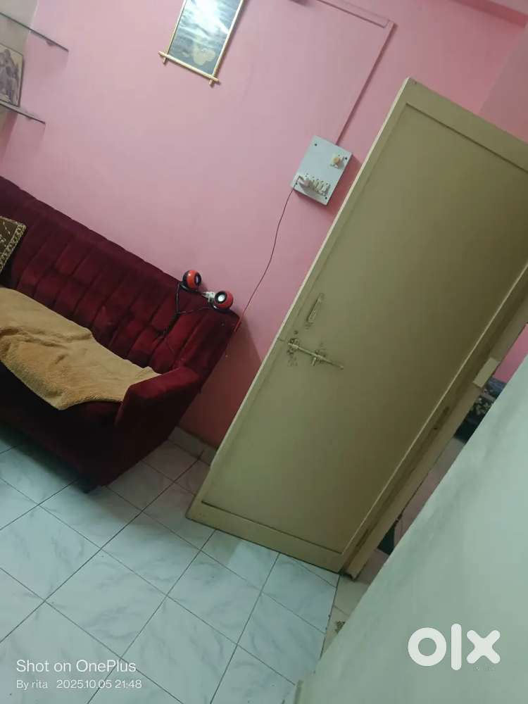 Female flatmate required