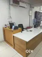 Saleswoman