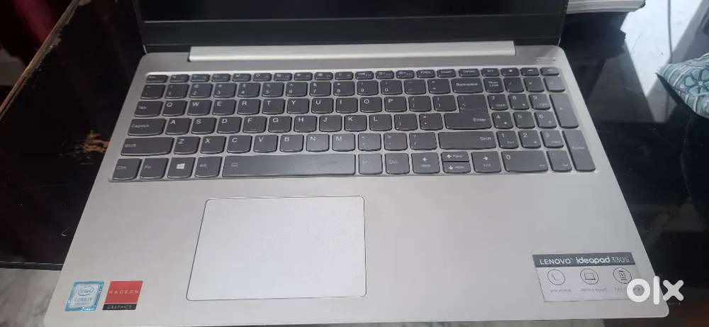 Laptop Lenovo 15.6 inch i5 1tb. 8 gb ram