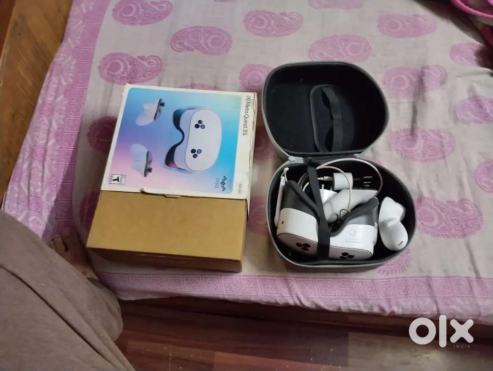 Meta quest 3 (Rs40000)price negotiable