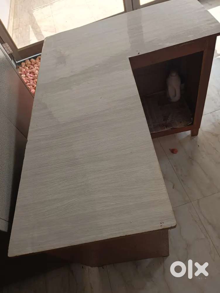 प्योर टीक वुड का बना दुकान का लकड़ी काउंटर बेचना है