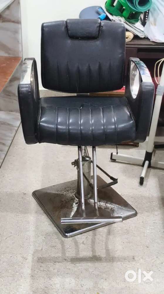 Beauty parlour chair,streemer,2mirrors,shampoo chair all good condtion