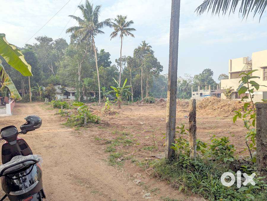 Land15 cents near a Villa project near Samkranthi Mammoodu 4.5 lakh/ce