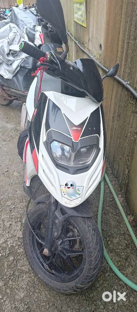 Aprilia sr 150 cc very less used in very good condition