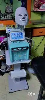 Hydra Facial Machine