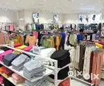 WE ARE HIRING MALE AND FEMALE STAFF IN SHOPPING MALL ..