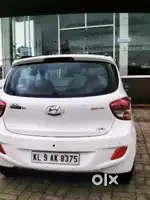 Hyundai i10 2016 Petrol Well Maintained. the car is very clean