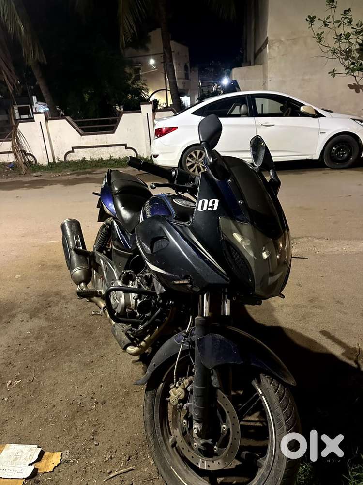 Pulsar 220 bajaj