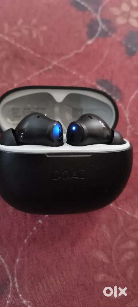 Boat earphone