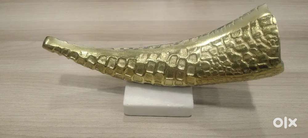 Decorative item  metal body