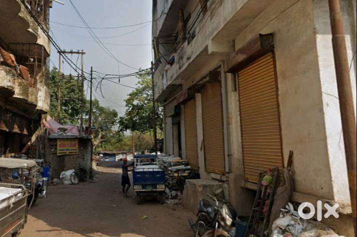Spacious 2000 Sq. Ft. Property for Rent in Cooperganj, Kanpur