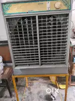 Cooler in good condition with stand