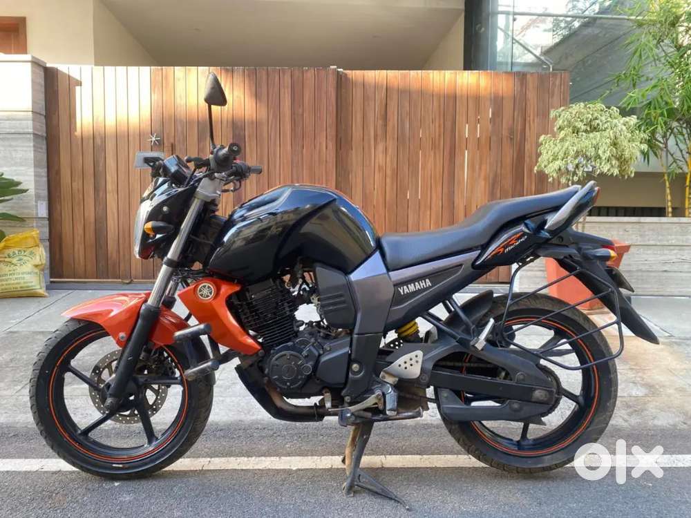 Yamaha FZ S