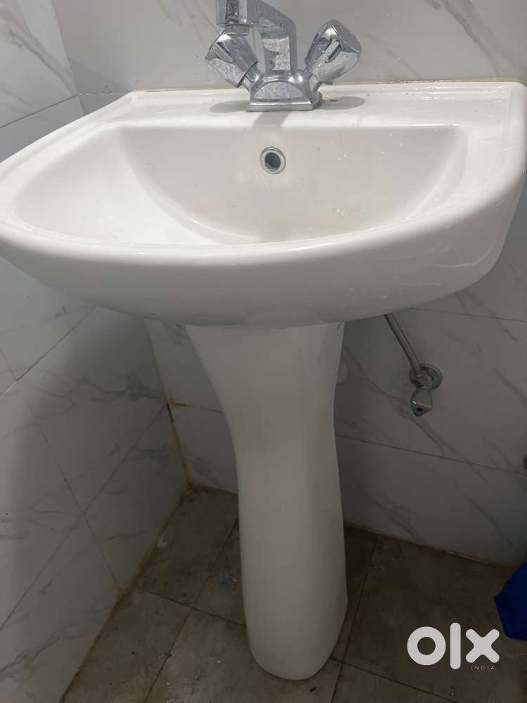 ESSCO Pedastal Wash Basin, Bathroom Fittings