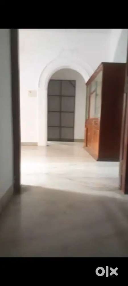 4 BHK SPACIOUS HOUSE FIRST FLOOR RENT AT EDAPPALLY MAJ HOSPITAL NEAR