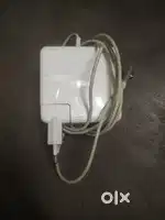 Apple laptop charger available it's original
