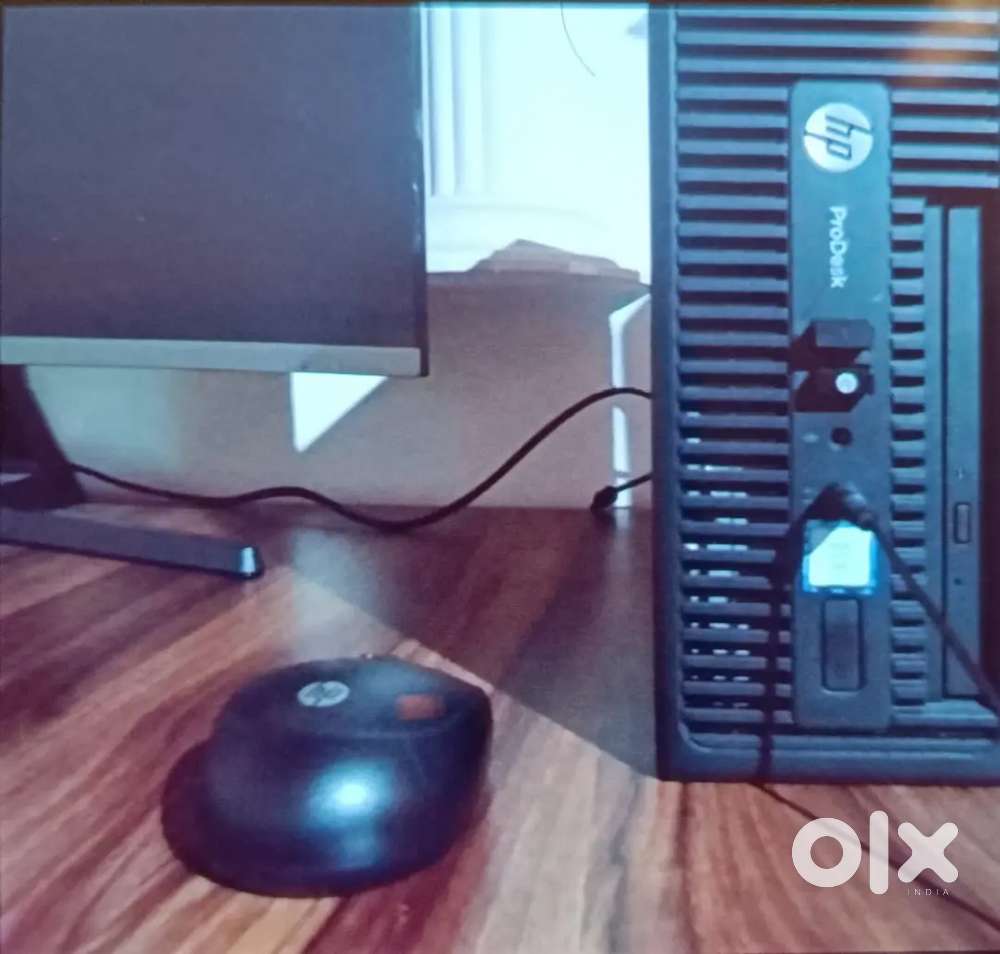 HP PRODESK DESKTOP WITH MONITOR AND KEYBOARD