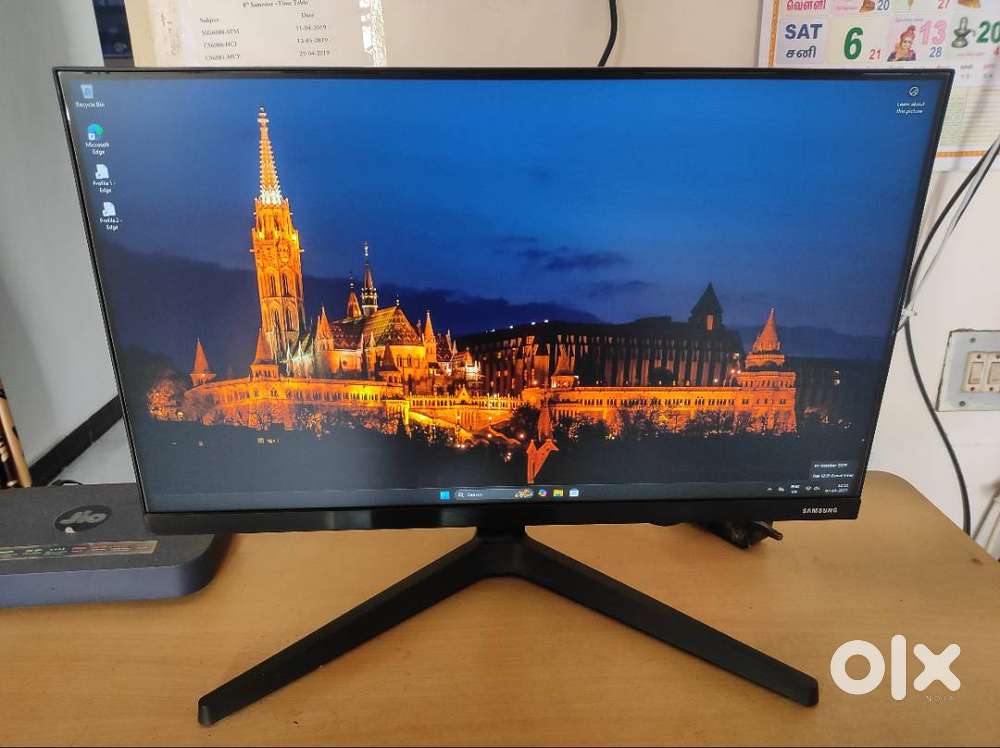 Desktop PC with Monitor – Excellent Condition