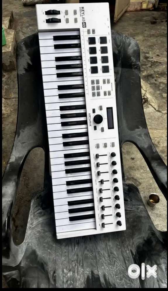 Arturia KeyLab Essential 49 – Premium MIDI Controller