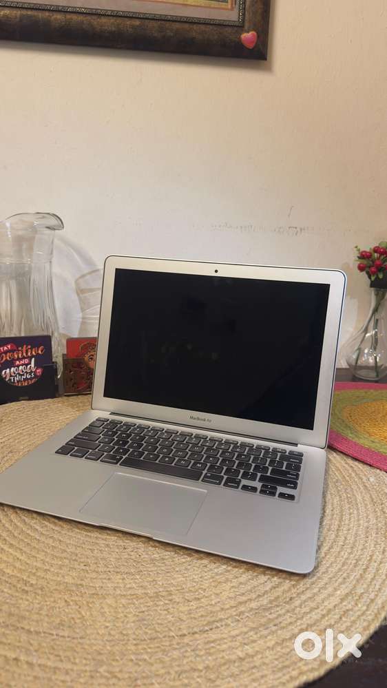 MacBook Air 13-inch (2017, Silver) – Excellent Condition  macOS Monte