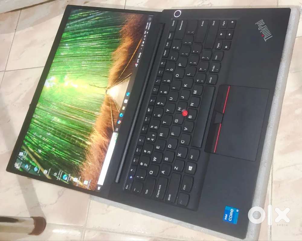 Lenovo laptop core i5 8th touch screen Ram 8GB