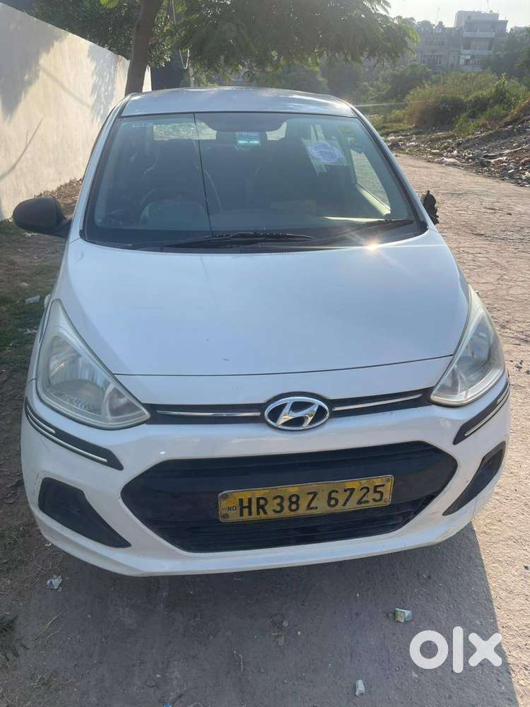 touch screen with camera xcent seat cover and build quality