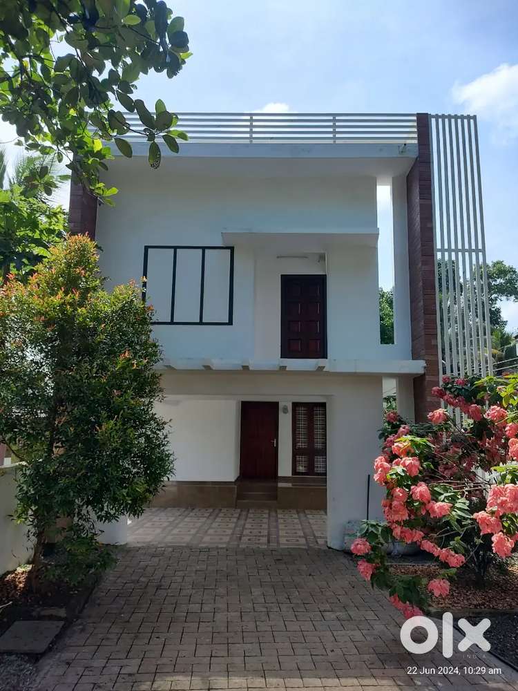 Upstair for rent poonthrakkavu aymanam kottayam