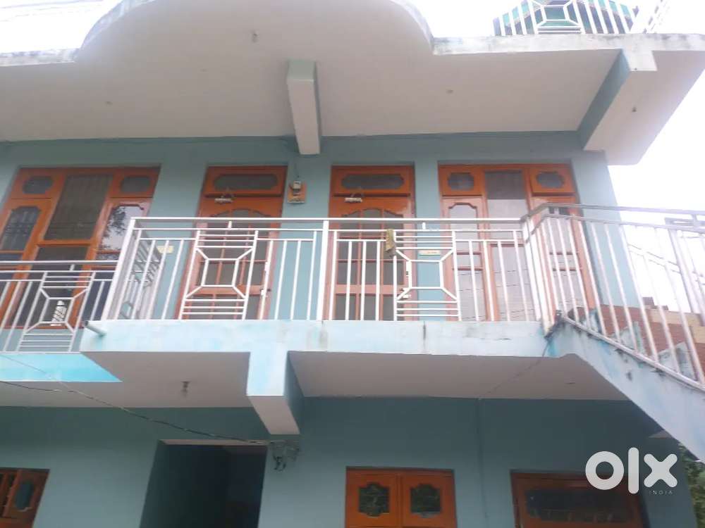 2 room set available for rent
