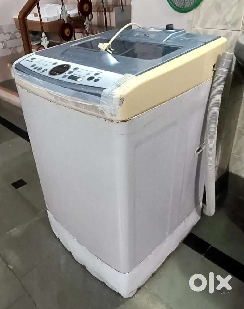 वाशिंग मशीन बेचनी है।
