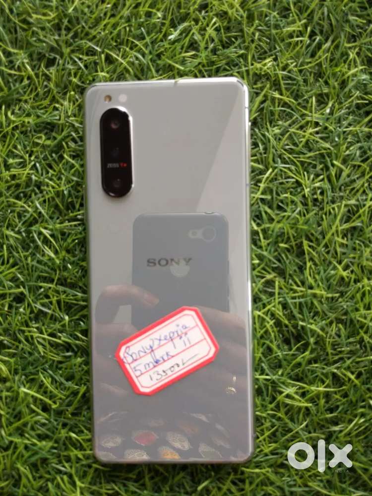 Sony xperia 5 mark II 8/128GB  Mint condition with warranty