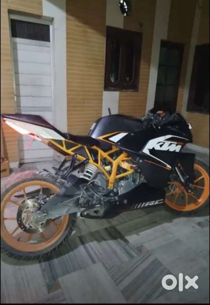 Ktm rc 200 balck colur  all papers are available