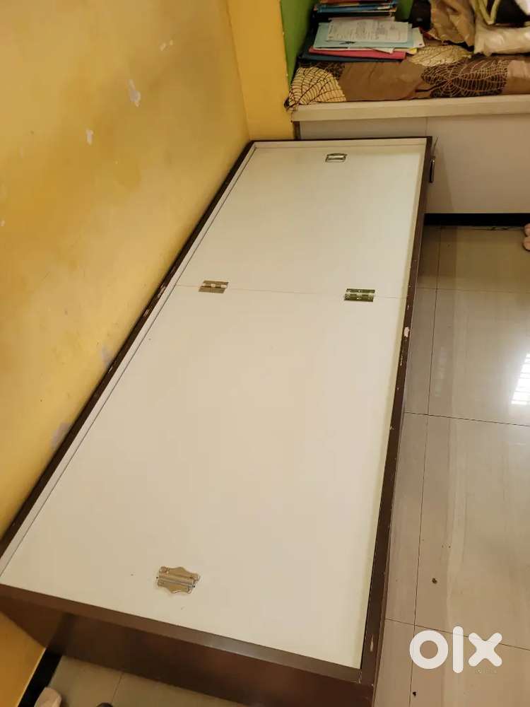 Box Diwan, size 6'x 2.5' with two compartment boxes .