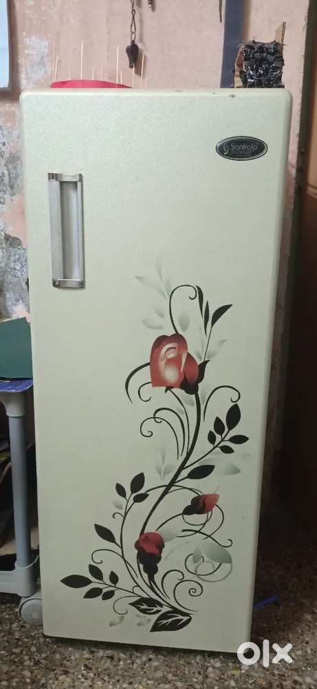 ઘરઘંટી (aata maker) વેચવાની છે.