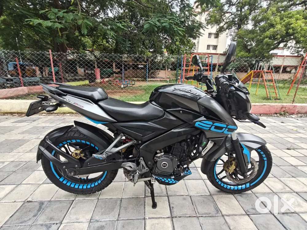 BAJAJ PULSAR NS 200 BSIV