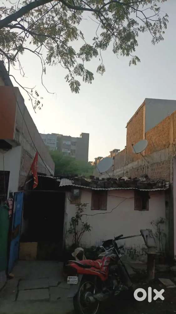 13.5*60 house sale urgently Near Dmart Nipaniya Pipliya kumar