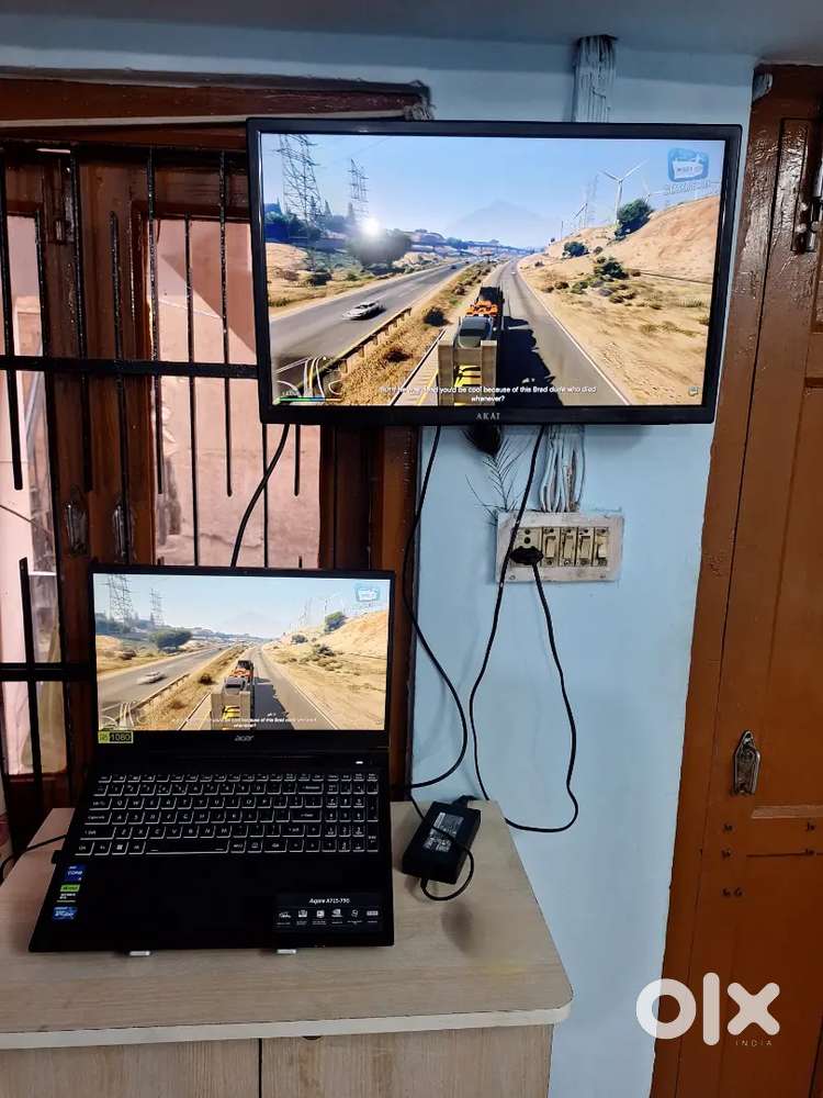 ACER GAMING LAPTOP WITH 24 INCH LCD MONITOR/TV