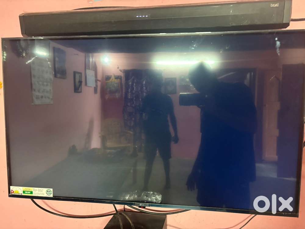 LG 43 inches