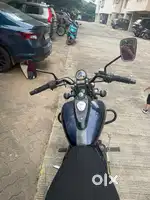 Bajaj Avenger 150 street