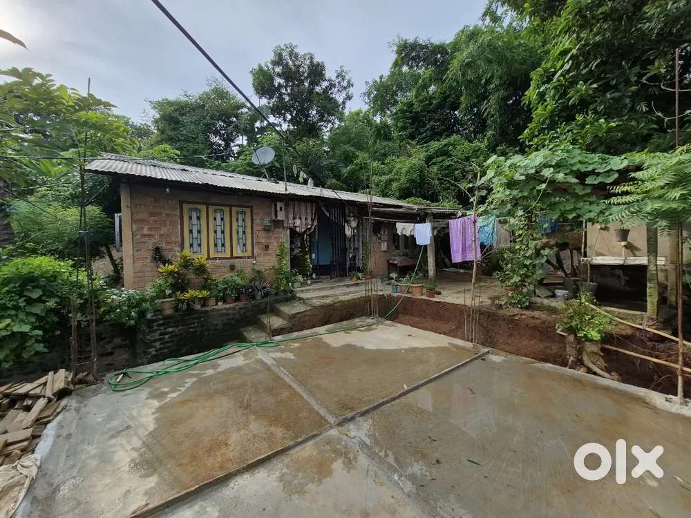 1K 15L Plot with House for sale (Aksoneya)