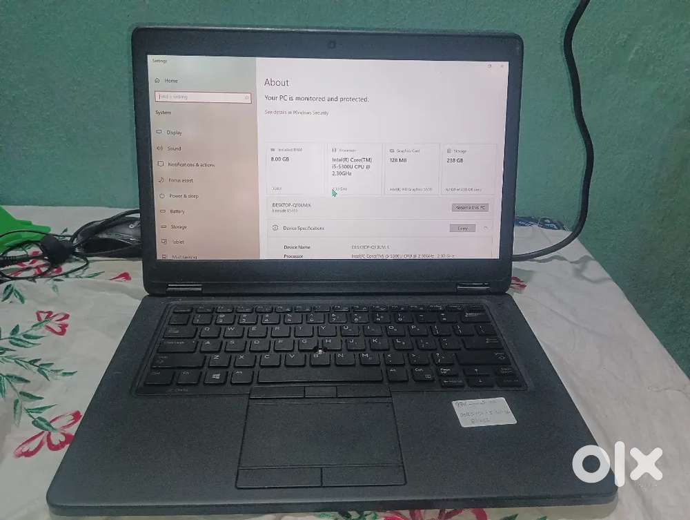 Dell latitude e5450 8gb ram 256 gb ssd  i5 5th generation