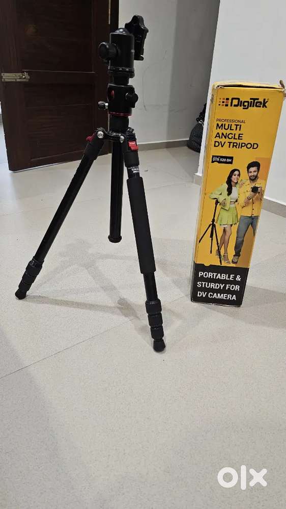Digitech Multi-Angle DV Tripod – Bought on 9 Oct, Unused