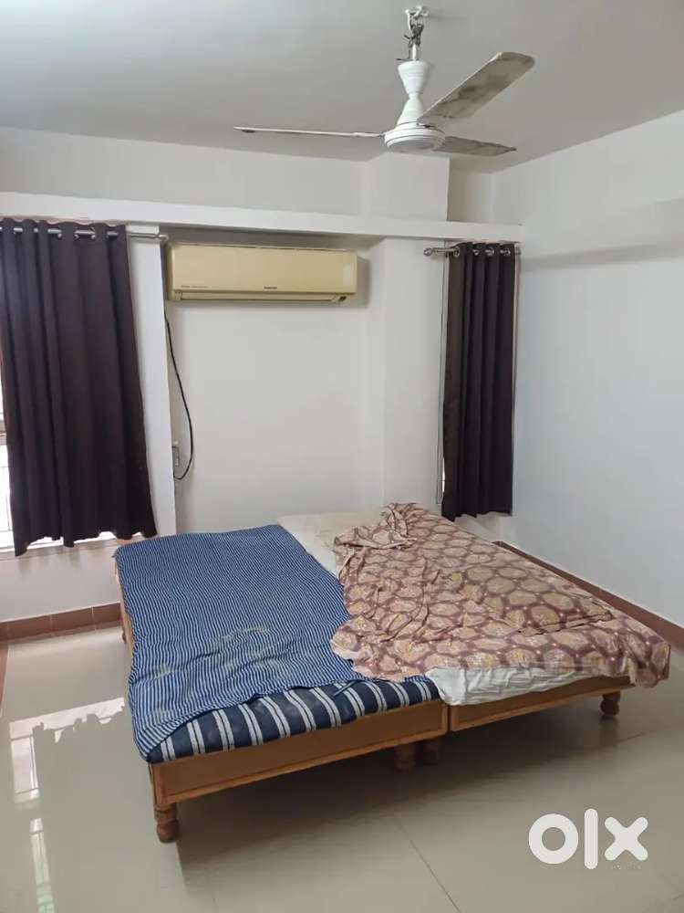 3 BHK Fully Furnished Very Nice Flat For Rent in Bacholer & Family