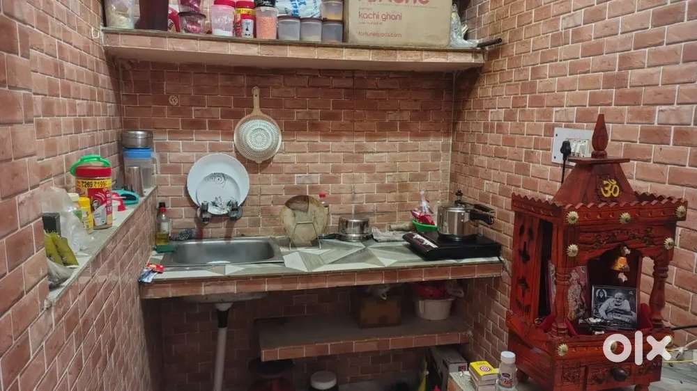 SINGLE ROOM ON RENT@5000 FOR BOYS STUDENT ONLY WITH TOILET KITCHEN BED