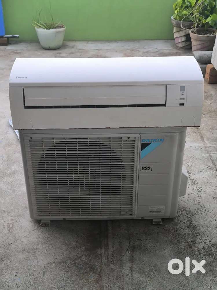 Daikin 1 Ton AC
