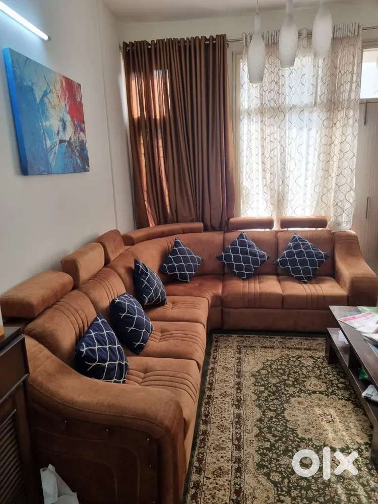 2bhk fully furnished luxury flat available