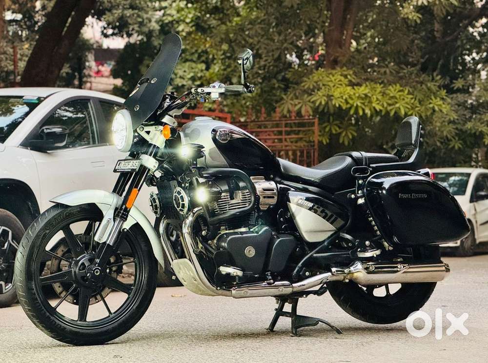 2023 super meteor 650cc Intersteller grey Next to new condition