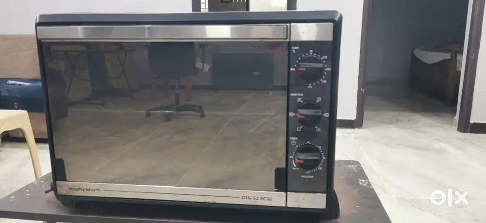 Hot oven, Granite Stones, Round Table, kitchen sink